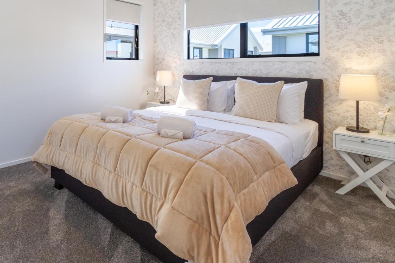 Beachside Bliss: 1 Bed 1 Bath Christchurch Zewnętrze zdjęcie