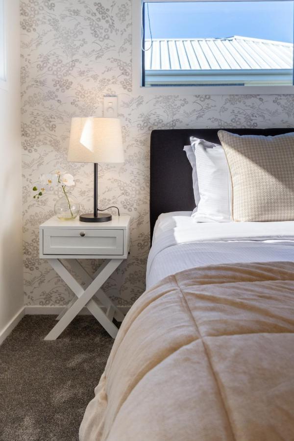 Beachside Bliss: 1 Bed 1 Bath Christchurch Zewnętrze zdjęcie