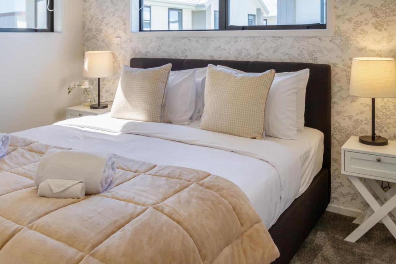 Beachside Bliss: 1 Bed 1 Bath Christchurch Zewnętrze zdjęcie