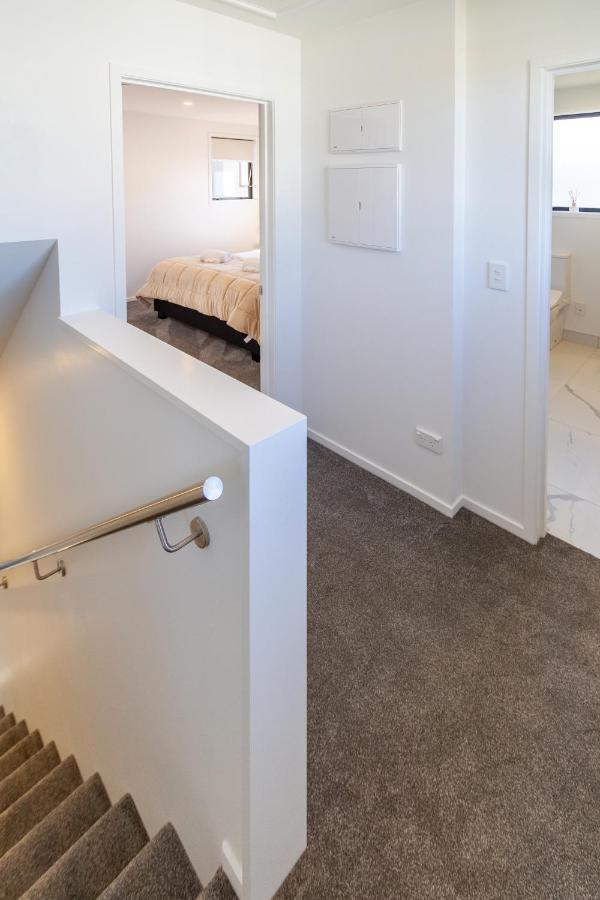 Beachside Bliss: 1 Bed 1 Bath Christchurch Zewnętrze zdjęcie